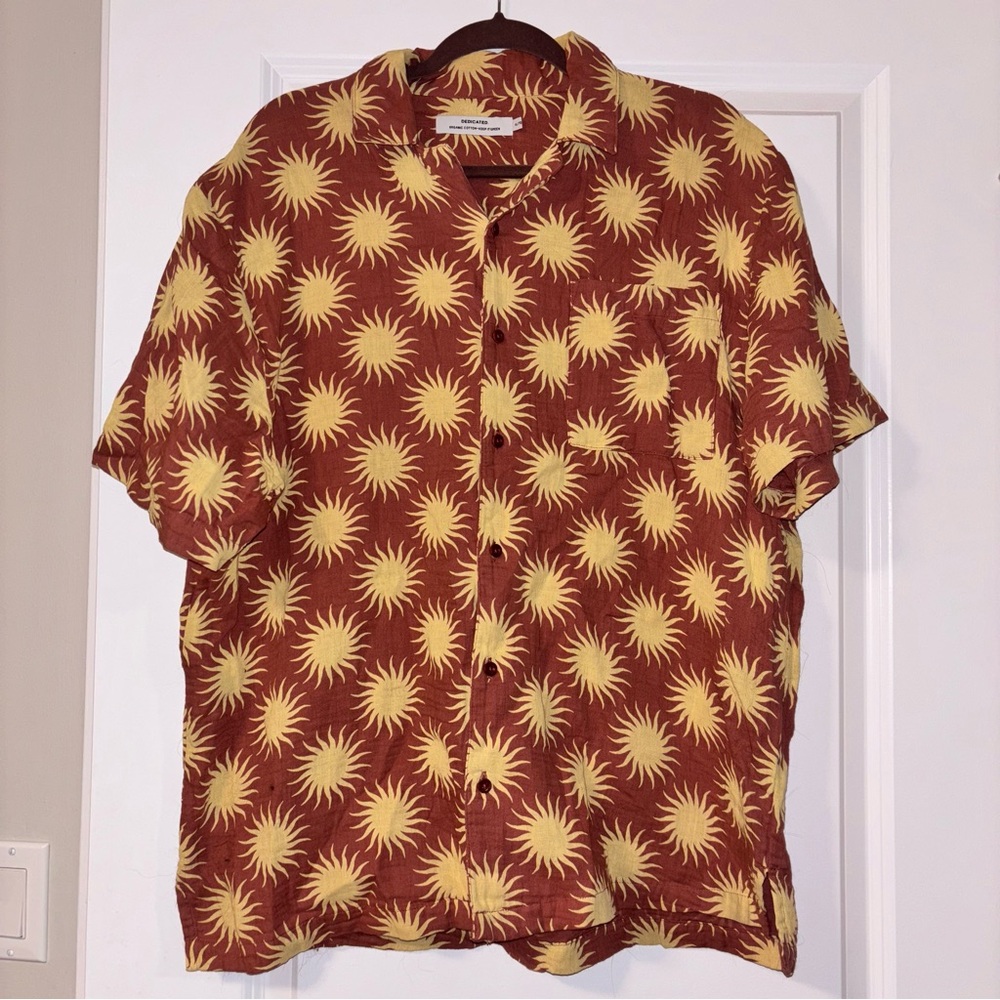 2/$15 🍓 Men's Casual Sunburst Print Shirt